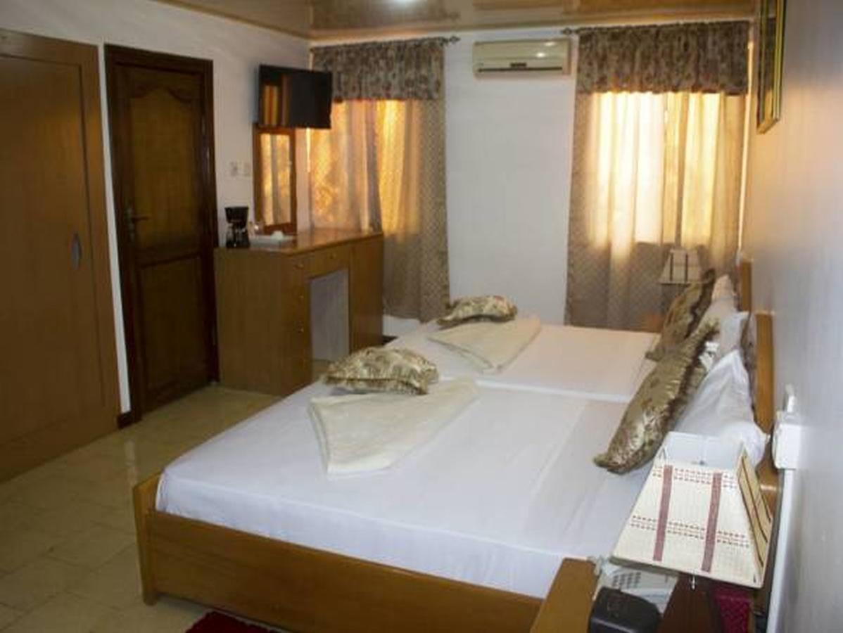 Allseasons Hotel Pantang Екстериор снимка